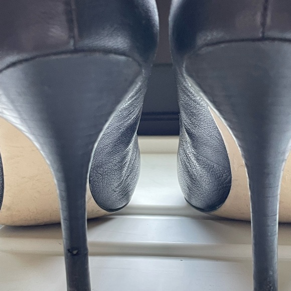 Michael Kors black leather pumps size 8.5 in very used condition (sold as-is!!!) - Picture 6 of 7